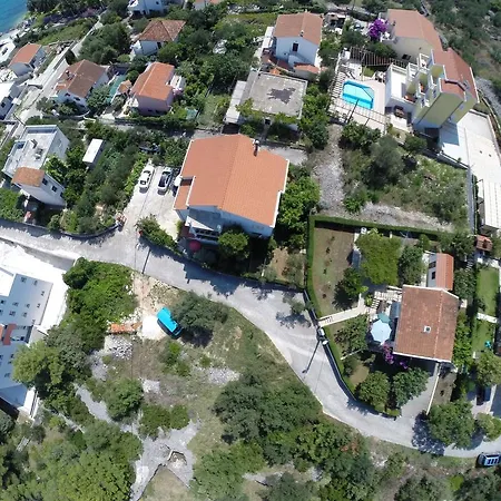 Romana Apartman *