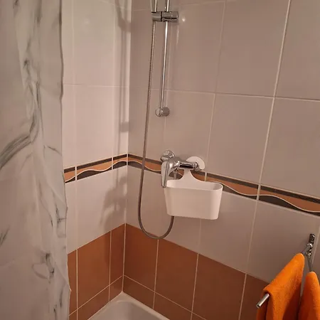 Romana Apartman *