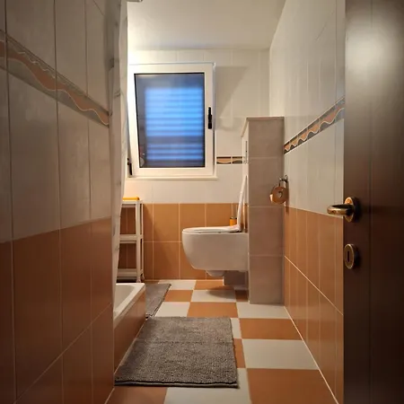 Romana Apartman Slatine