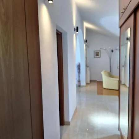 Romana Apartman *