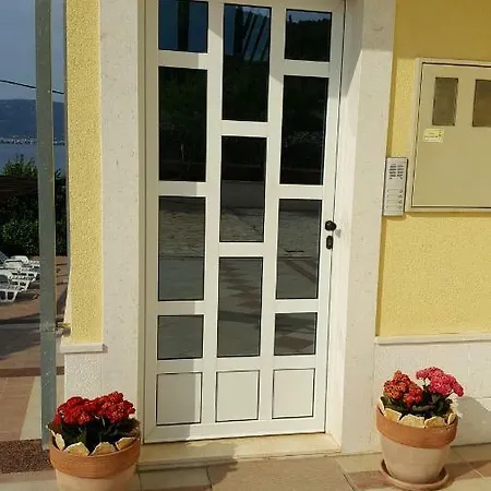 Romana דירה