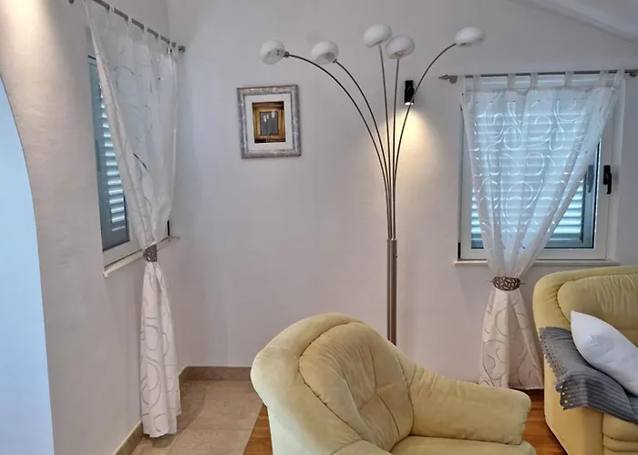 Apartament Romana *