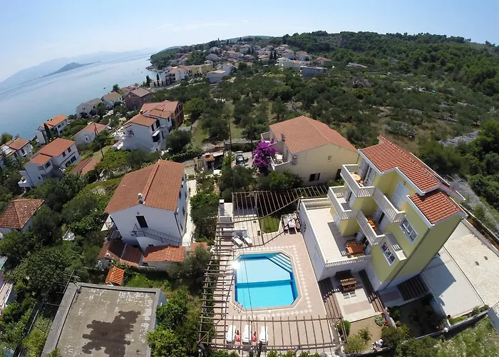 Romana Apartman Slatine